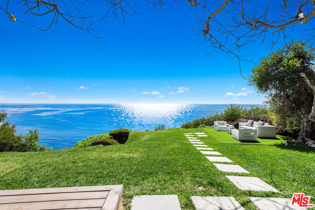 29122 Cliffside Dr