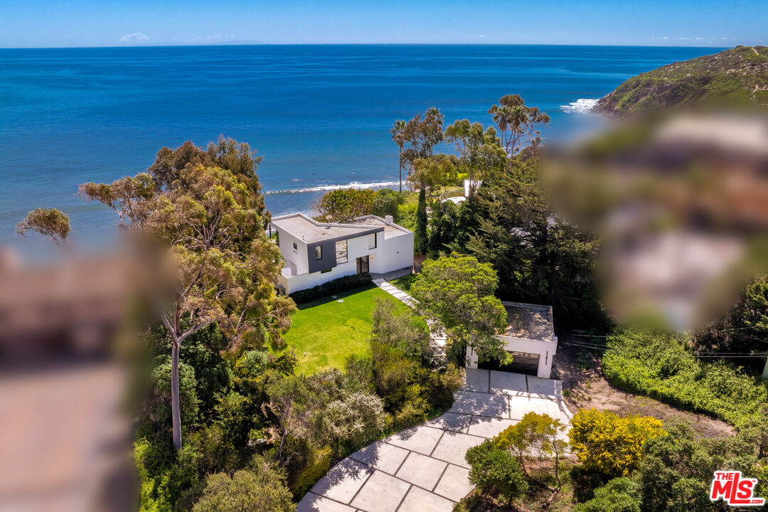 29122 Cliffside Dr