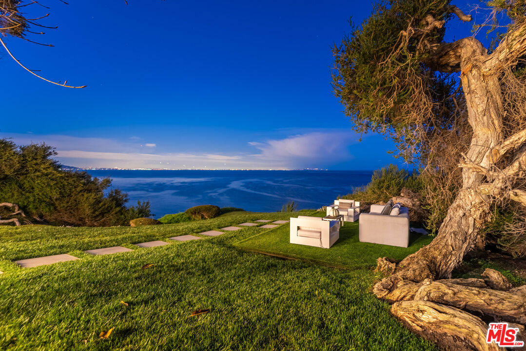 29122 Cliffside Dr
