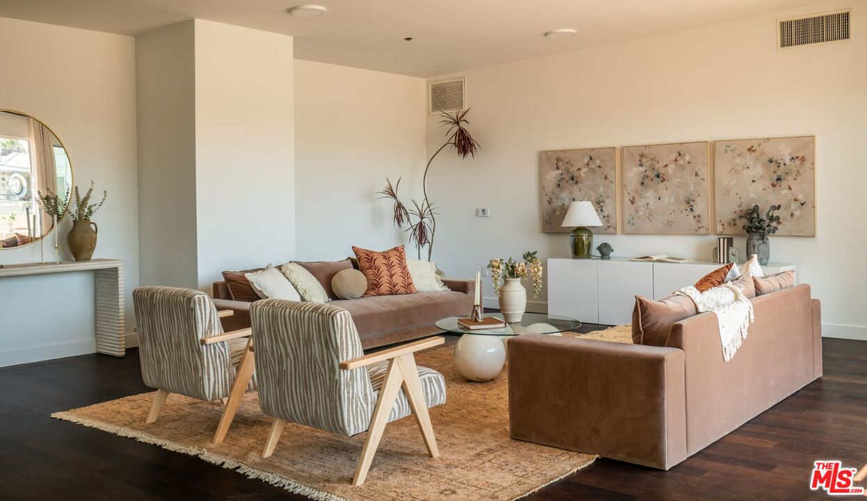 855 N Croft Ave Unit: PH4