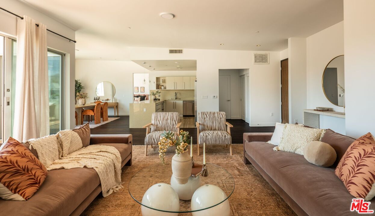 855 N Croft Ave Unit: PH4