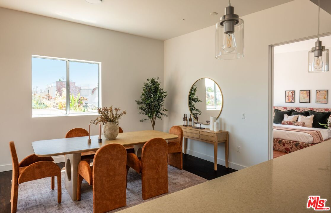 855 N Croft Ave Unit: PH4