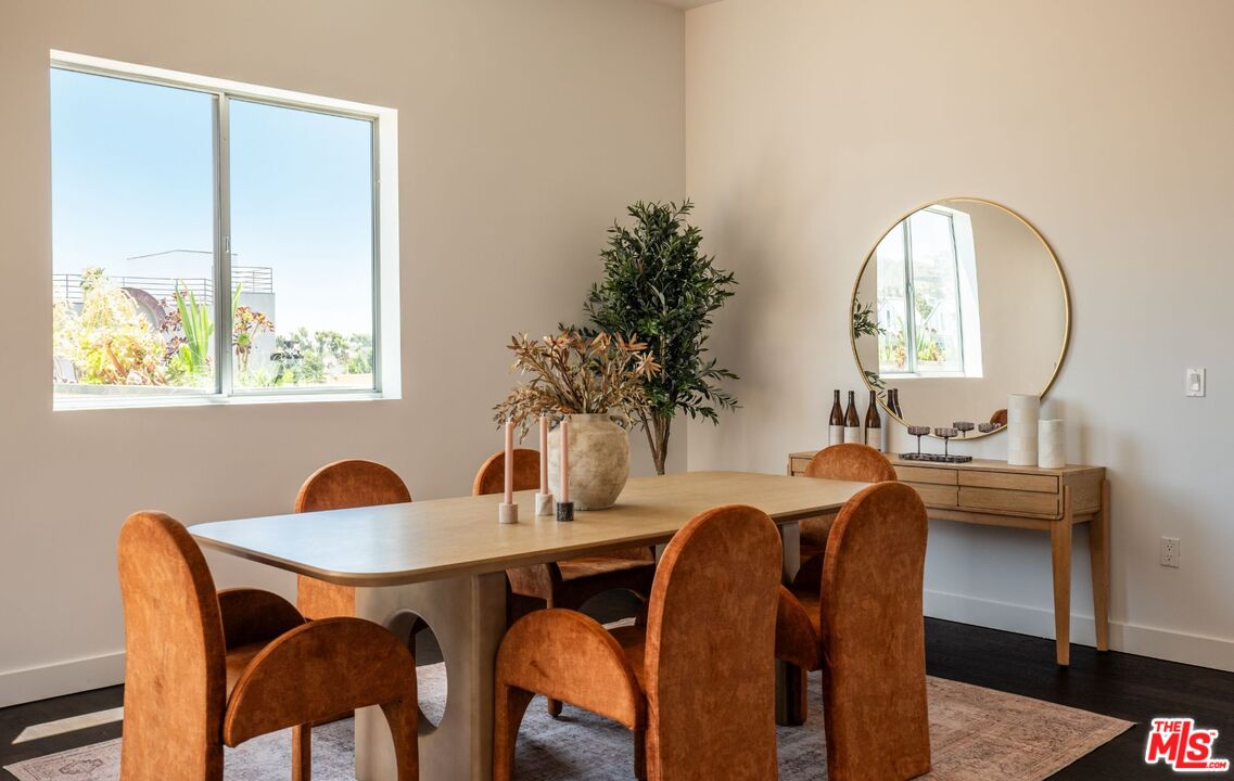 855 N Croft Ave Unit: PH4