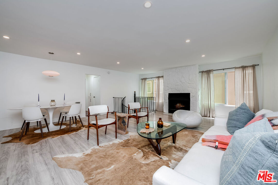 16 Quarterdeck St Unit: 102