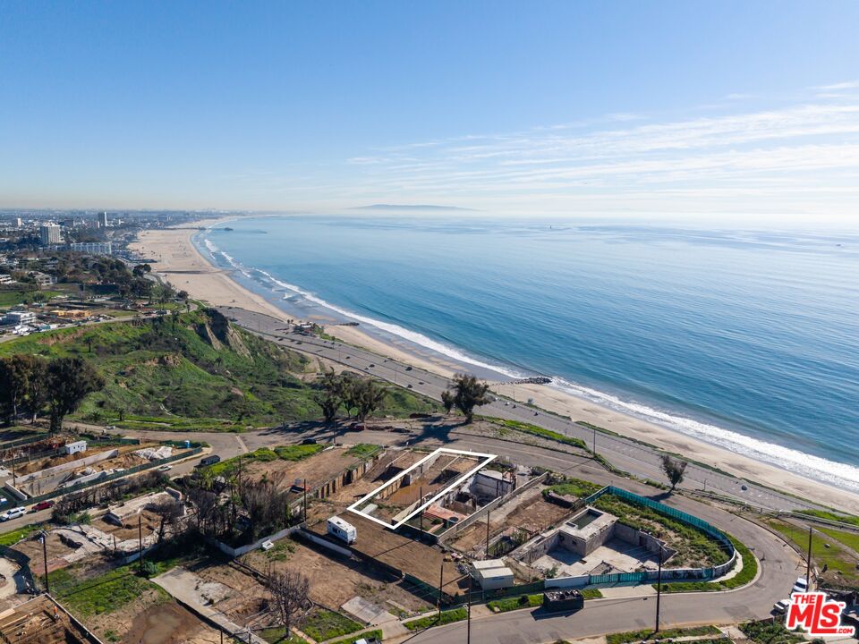 15515 Via De Las Olas