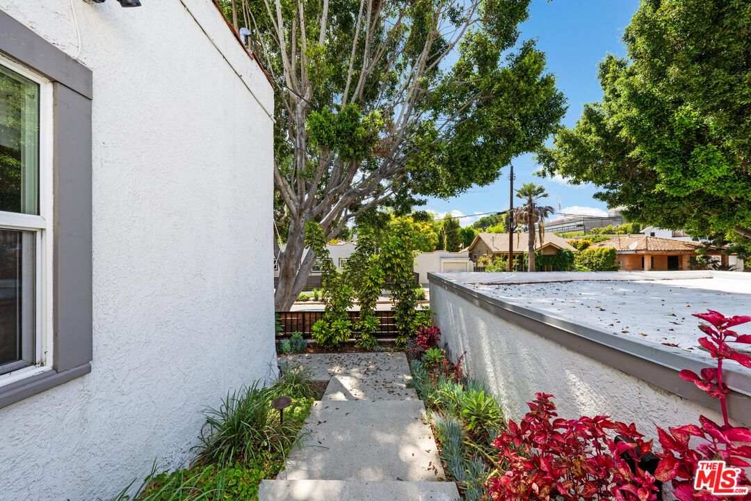 4047 Camero Ave Unit: 1