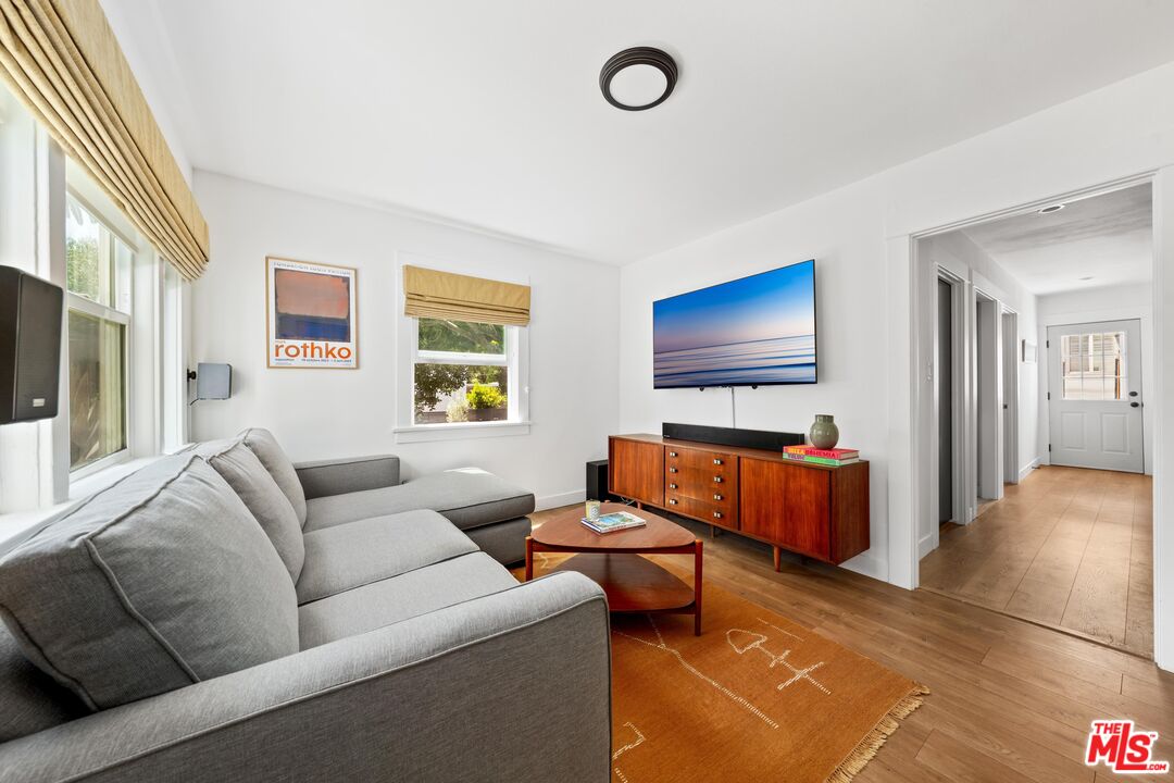 4047 Camero Ave Unit: 1