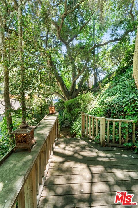 925 Chantilly Rd