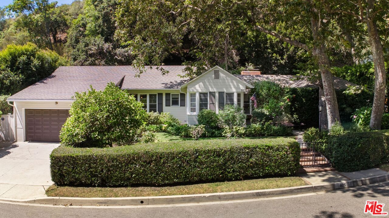 925 Chantilly Rd