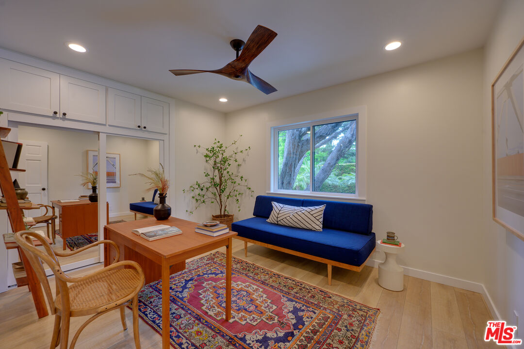 3915 Coldwater Canyon Ave