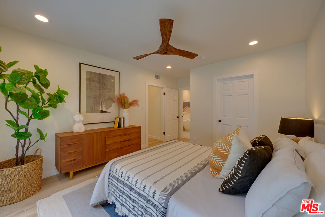 3915 Coldwater Canyon Ave