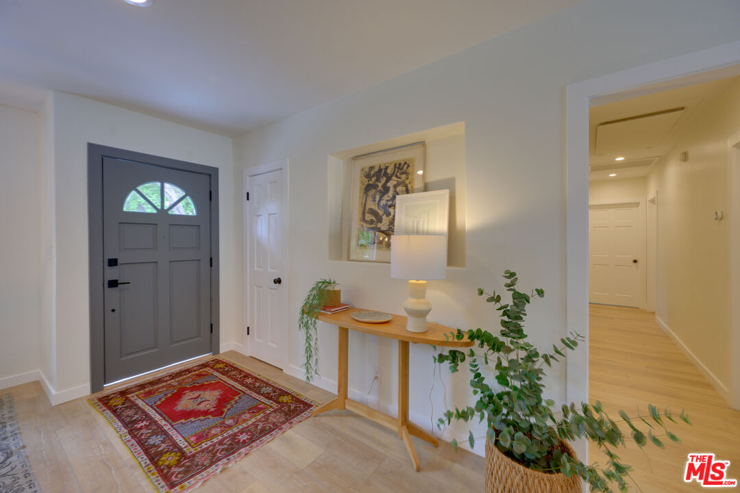 3915 Coldwater Canyon Ave