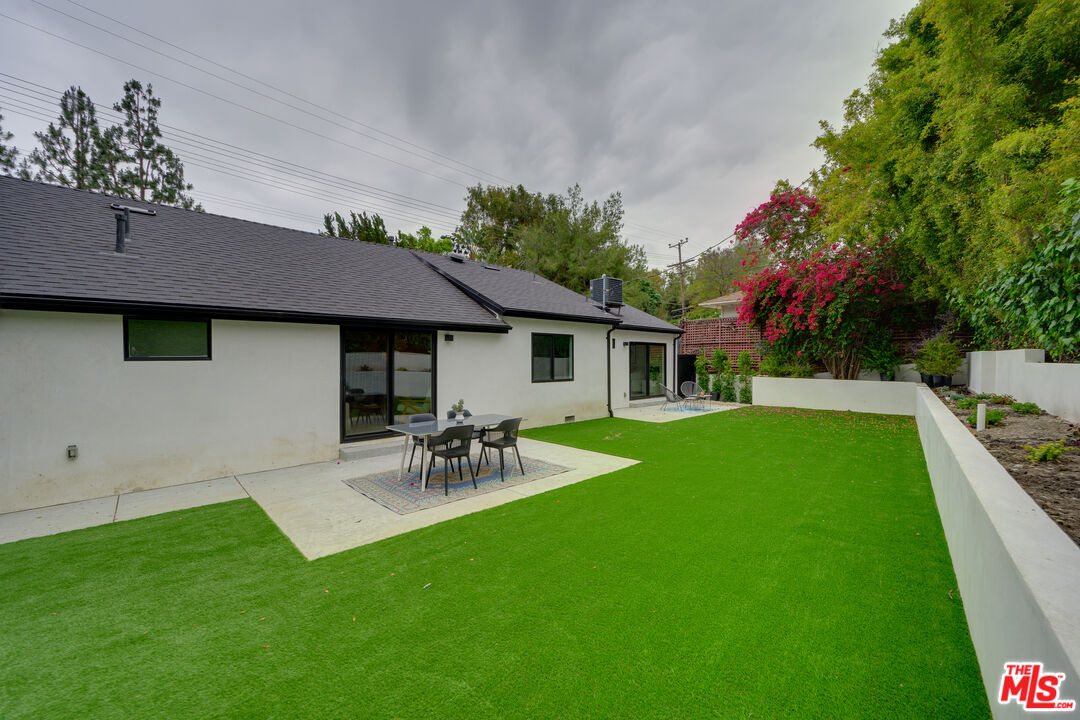 3915 Coldwater Canyon Ave