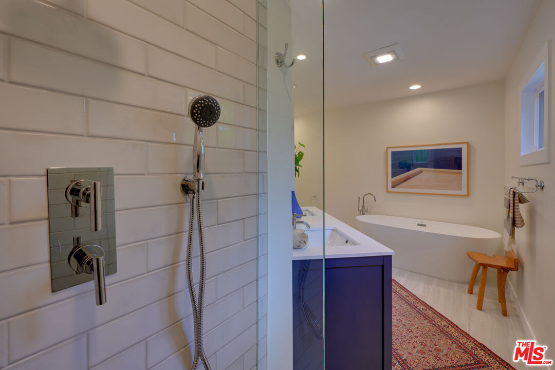 3915 Coldwater Canyon Ave