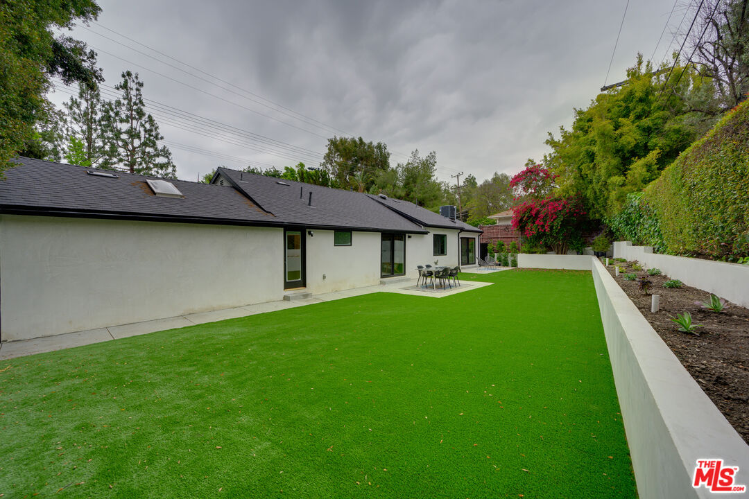 3915 Coldwater Canyon Ave