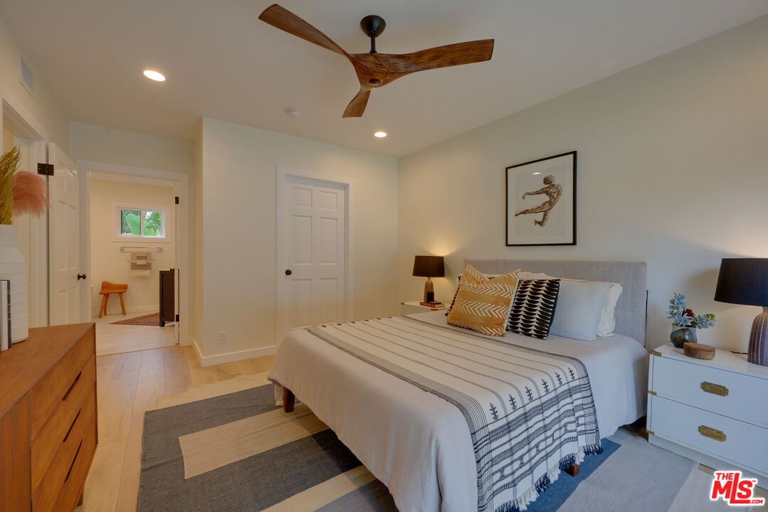 3915 Coldwater Canyon Ave