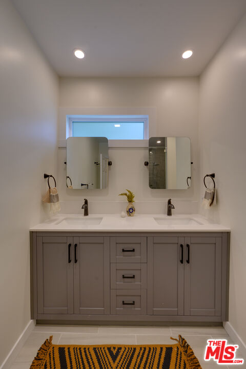 3915 Coldwater Canyon Ave