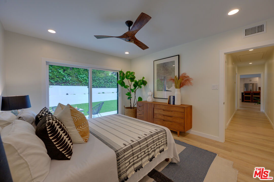 3915 Coldwater Canyon Ave