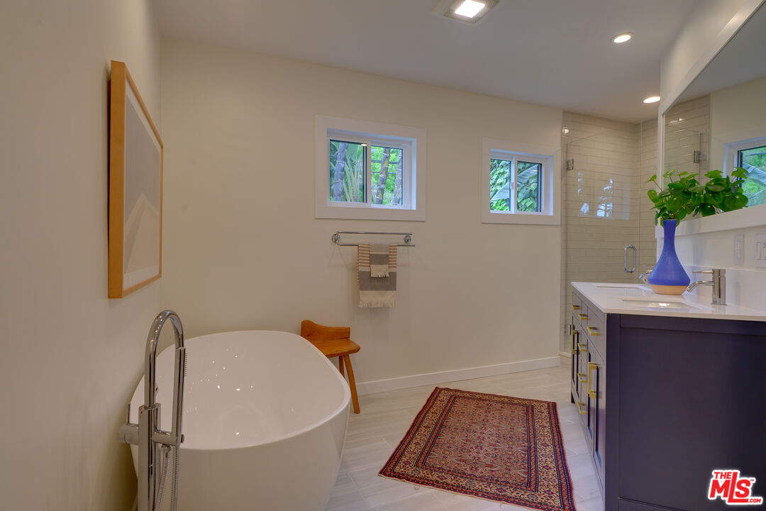 3915 Coldwater Canyon Ave