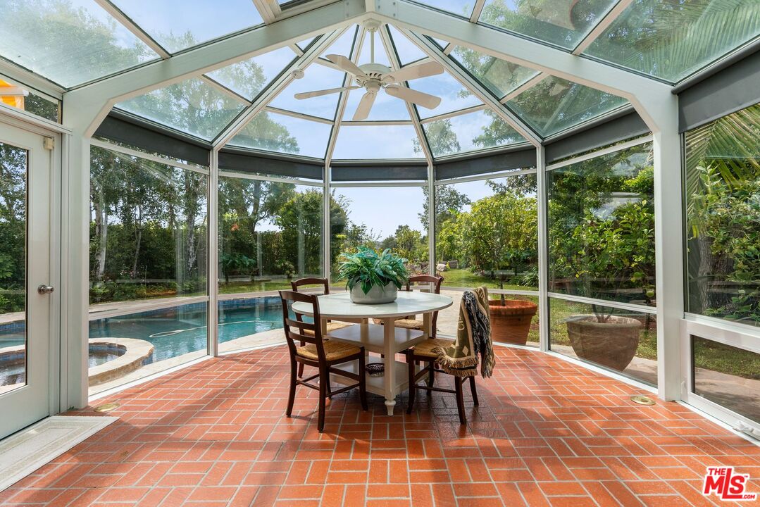2229 Stradella Rd