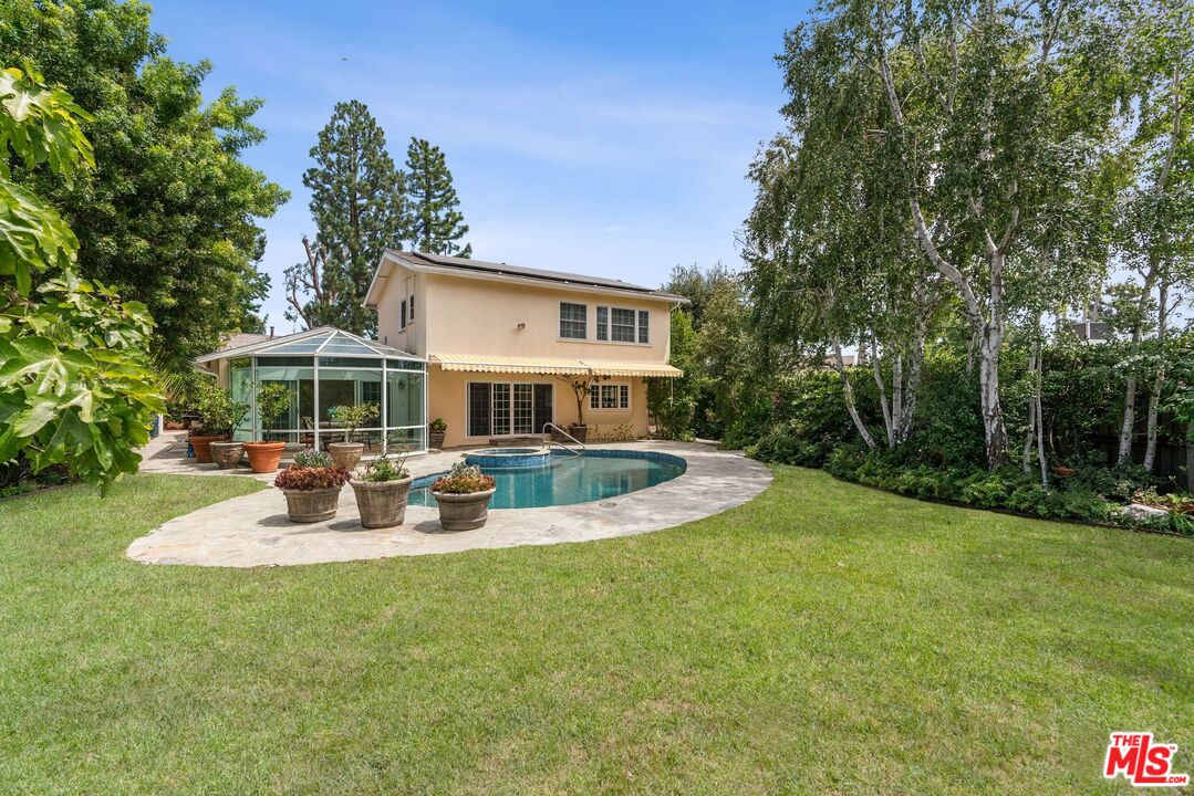 2229 Stradella Rd