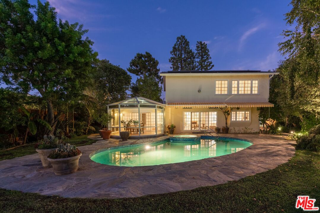 2229 Stradella Rd