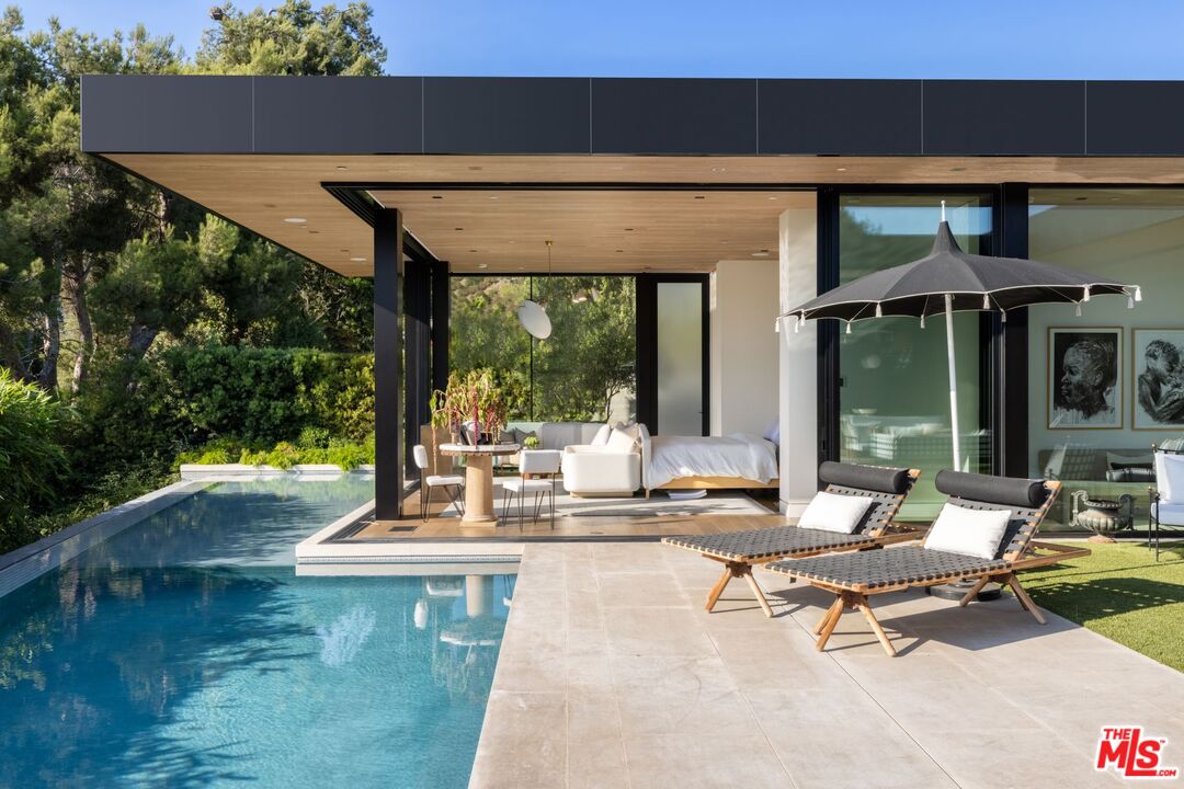 1335 Carla Ln