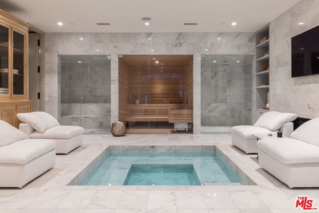 1335 Carla Ln