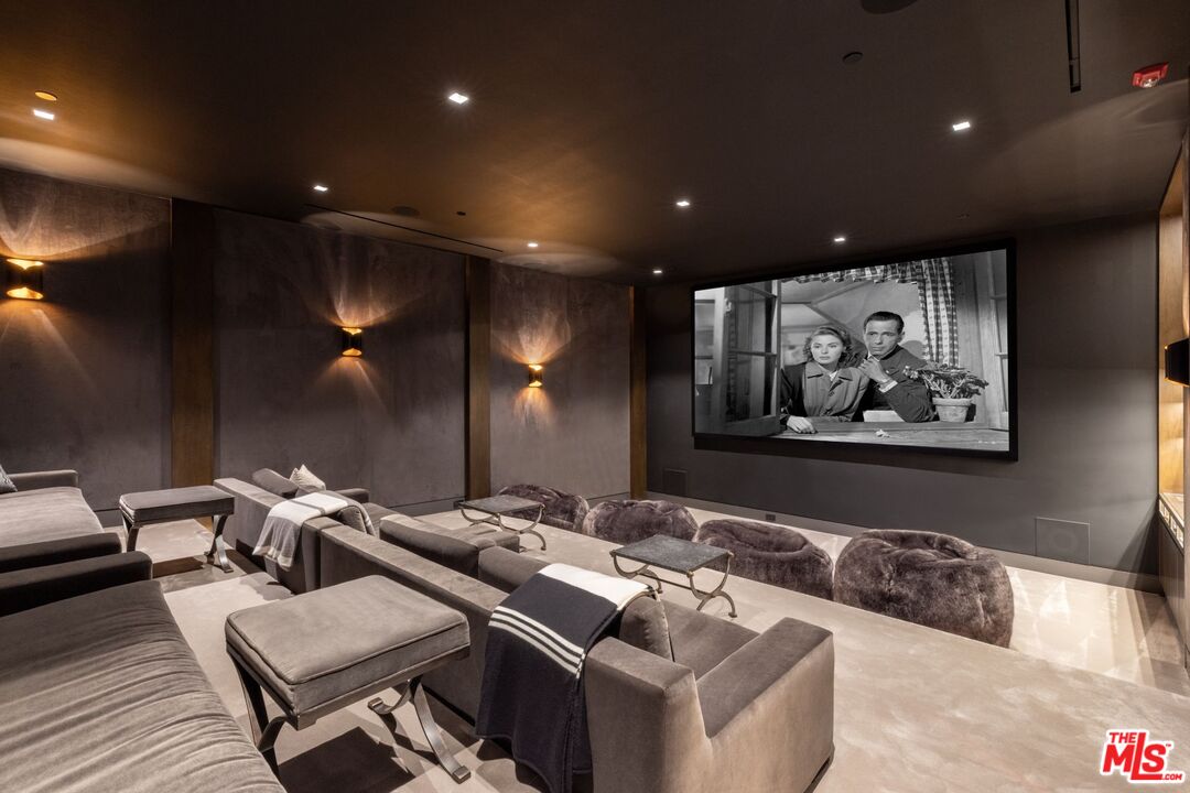 1335 Carla Ln