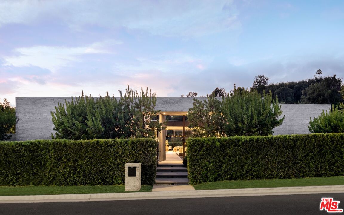 1335 Carla Ln
