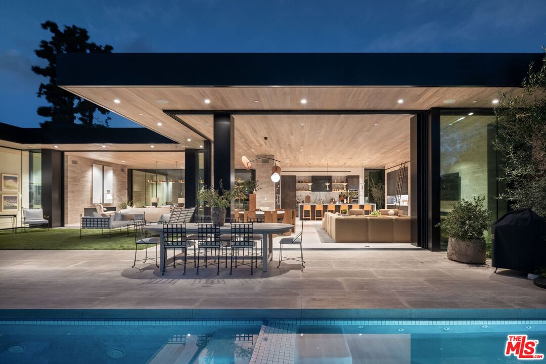 1335 Carla Ln
