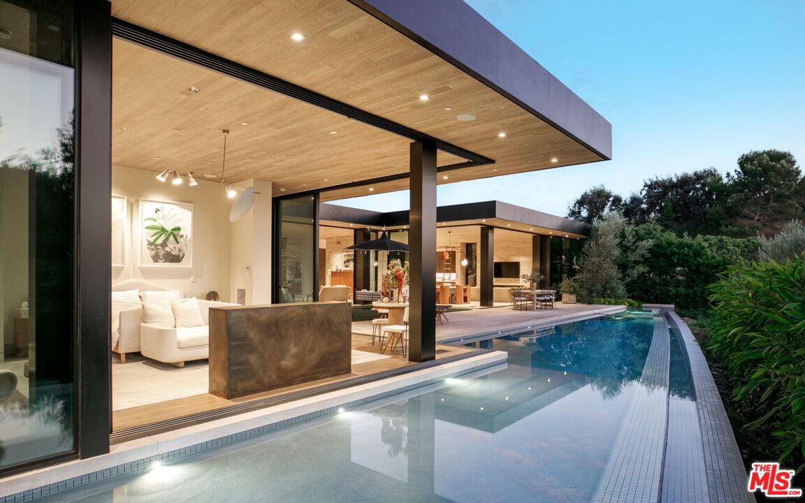 1335 Carla Ln