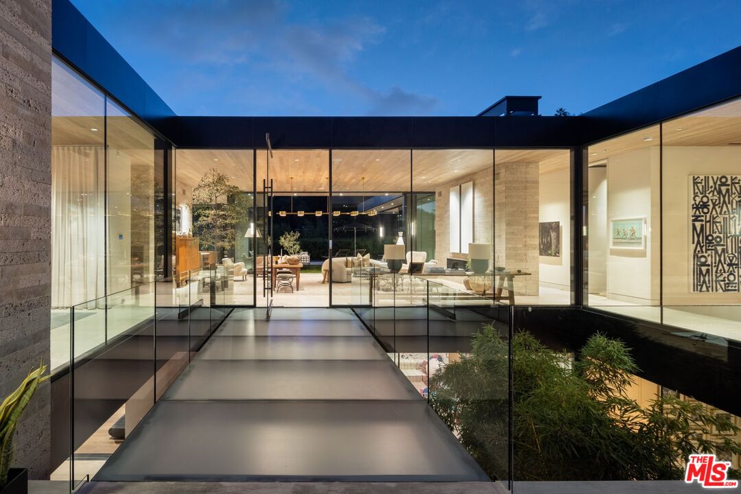 1335 Carla Ln