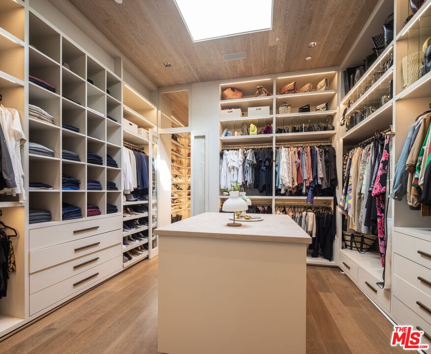 1335 Carla Ln