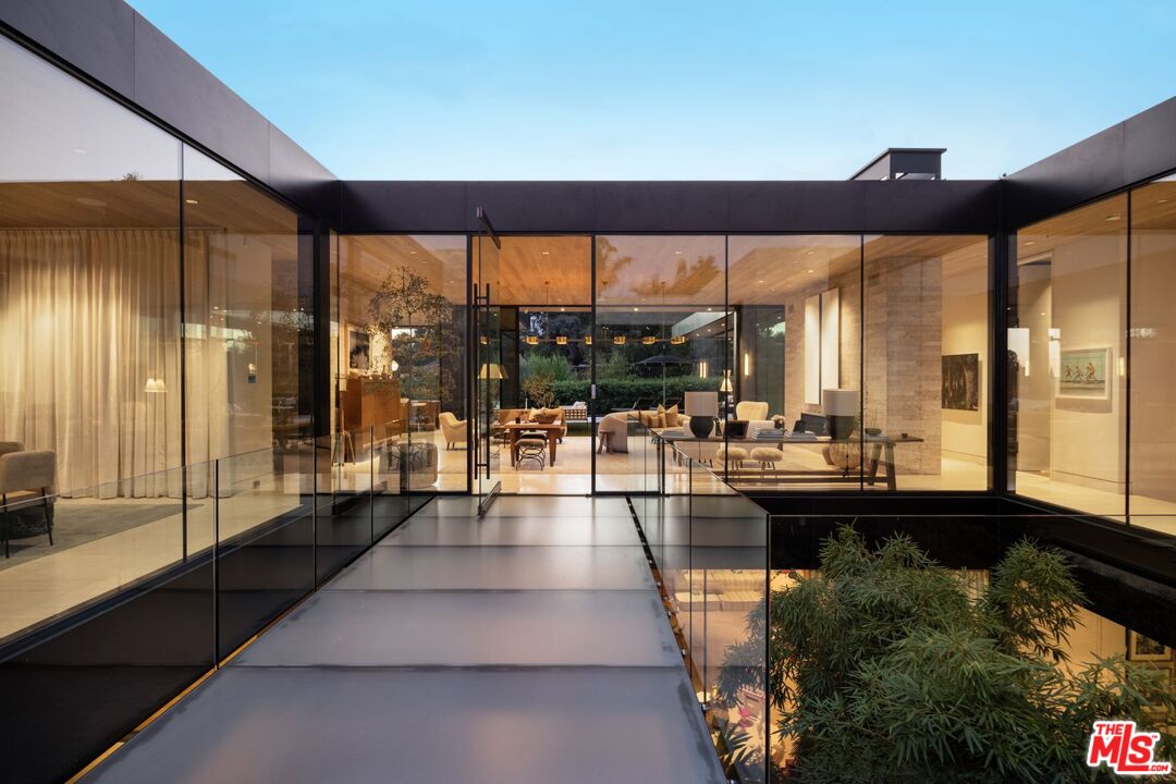 1335 Carla Ln