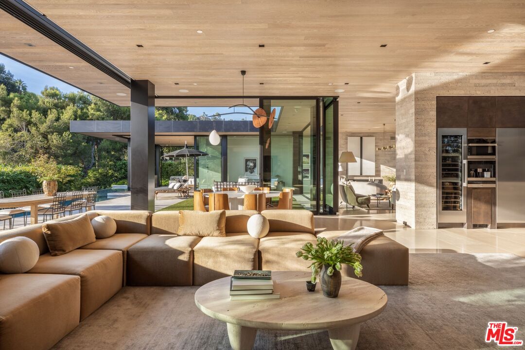 1335 Carla Ln