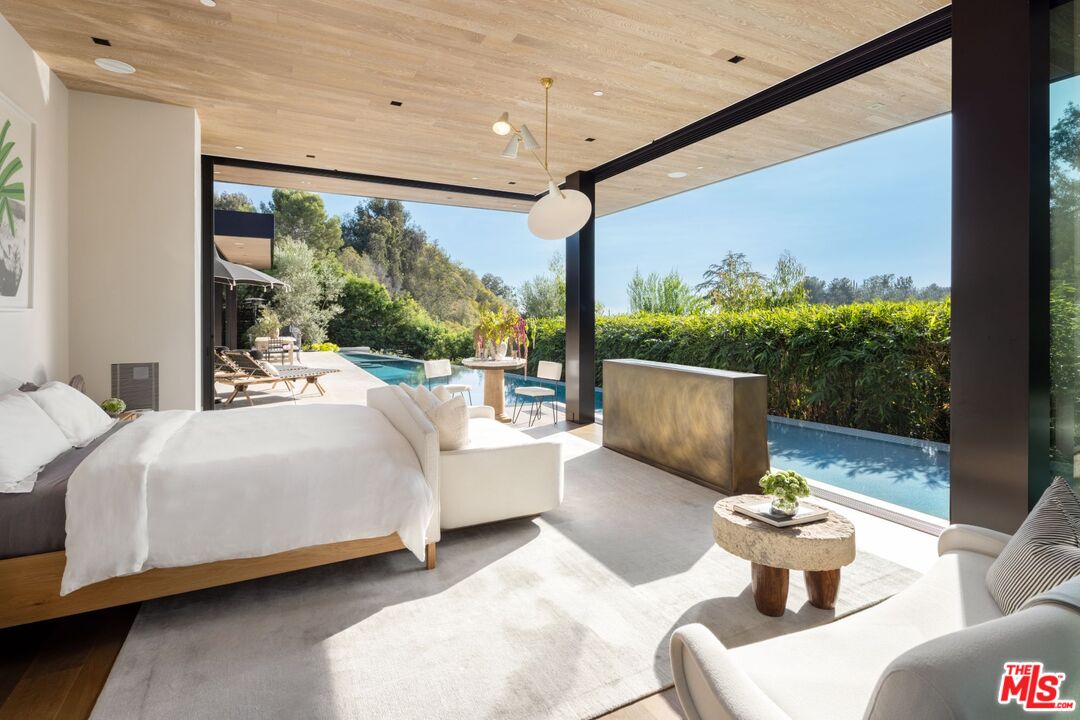 1335 Carla Ln