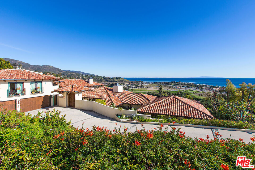 3504 Coast View Dr