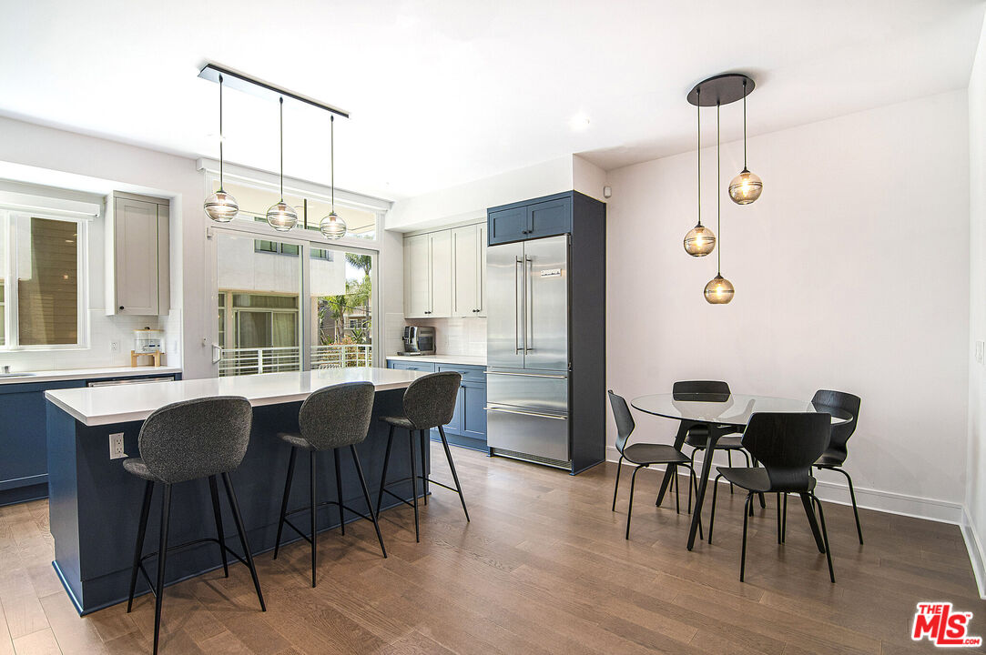 1400 N Fuller Ave Unit: 12