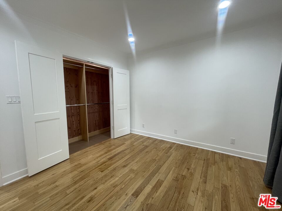 1126 N Formosa Ave Unit: 4