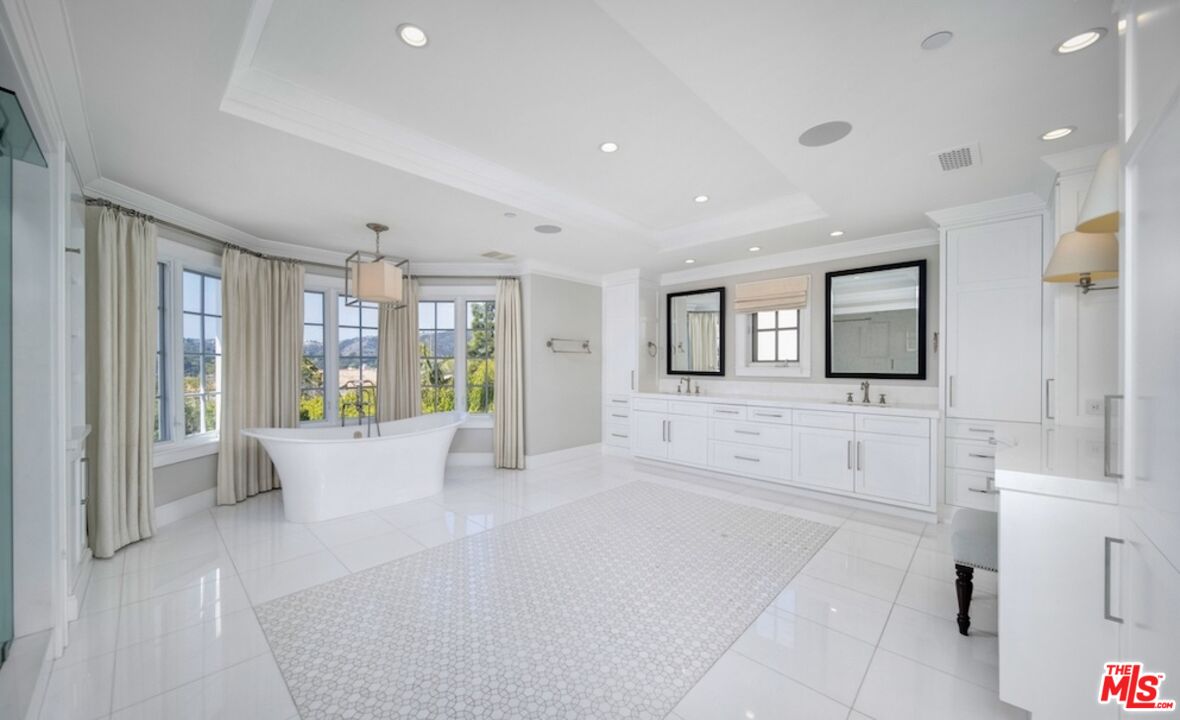 2311 Worthing Ln
