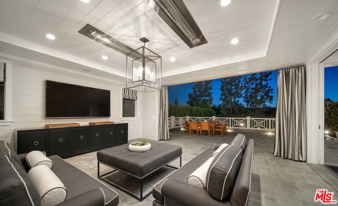 2311 Worthing Ln