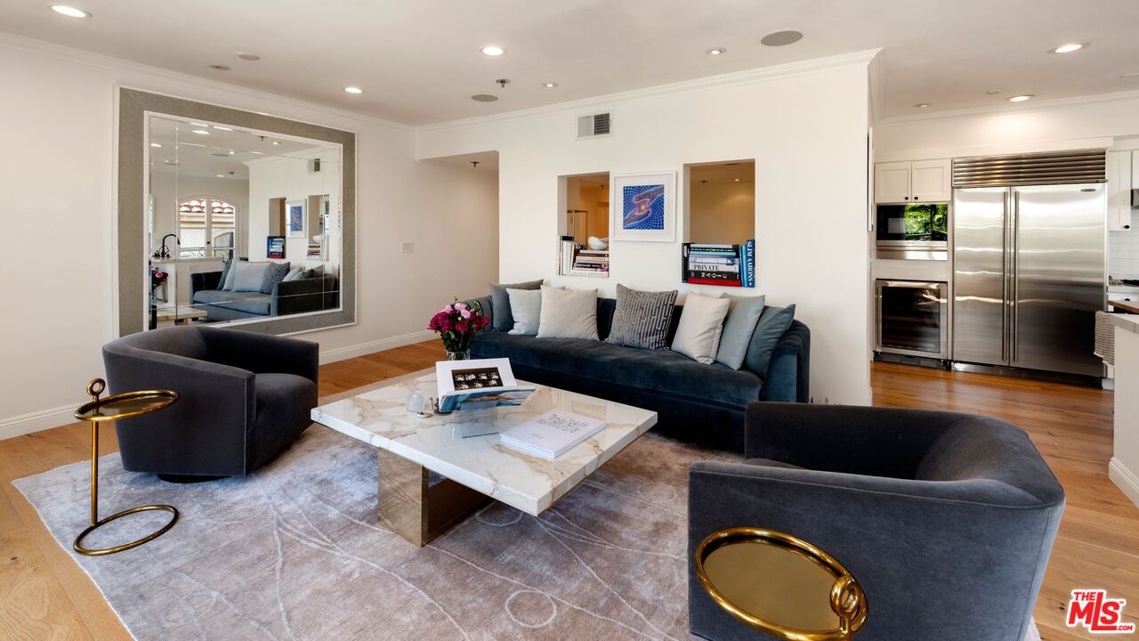 9249 Burton Way Unit: 501