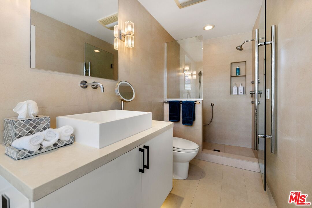 9249 Burton Way Unit: 501