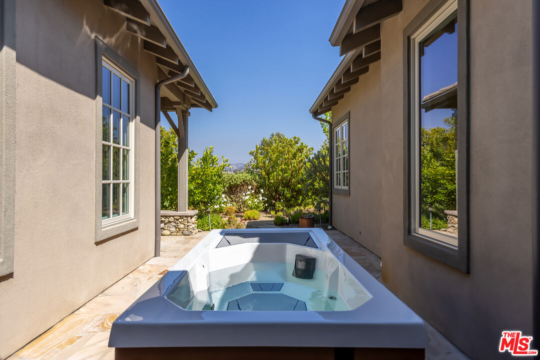 2052 Shadow Creek Dr