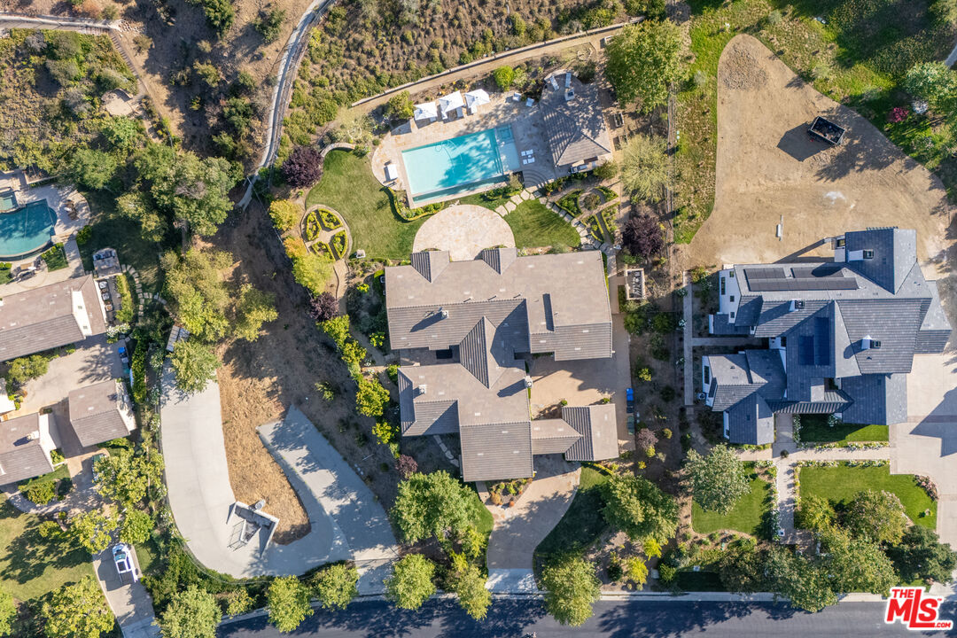 2052 Shadow Creek Dr