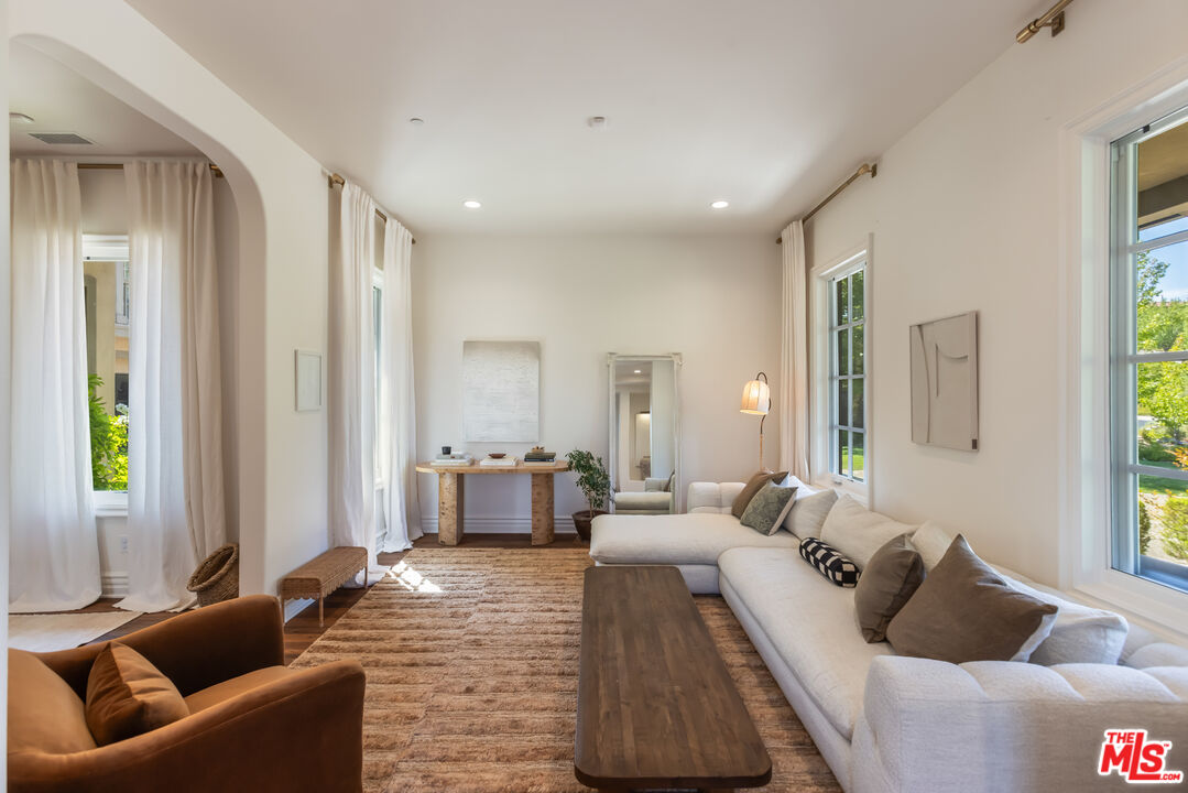 2052 Shadow Creek Dr