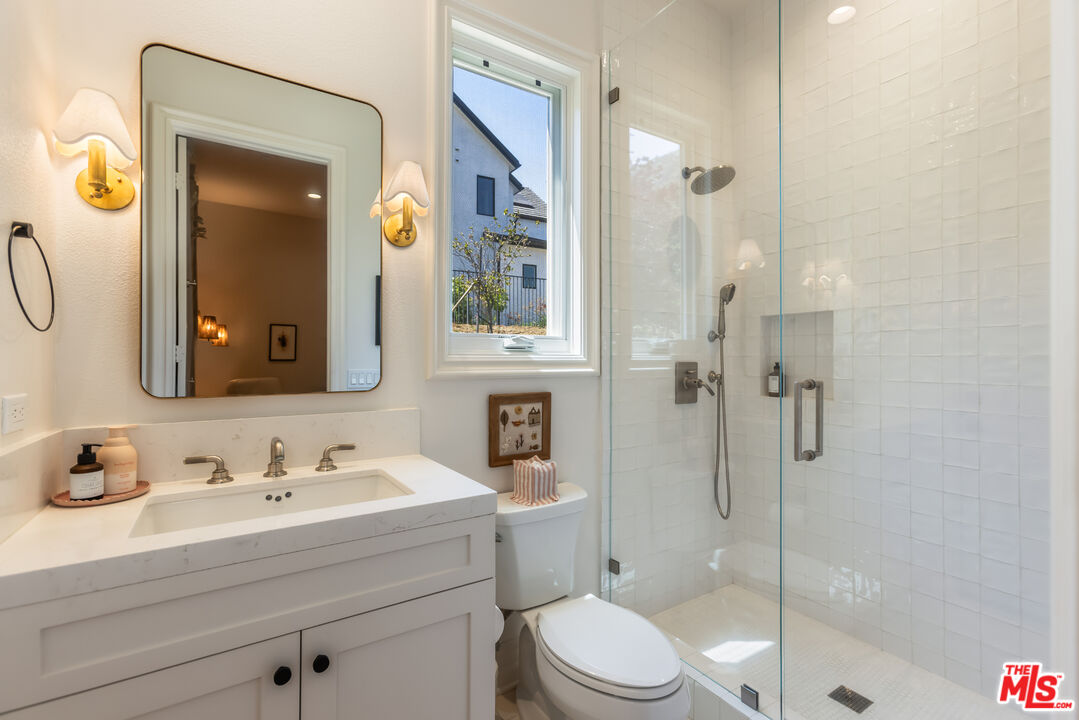 2052 Shadow Creek Dr