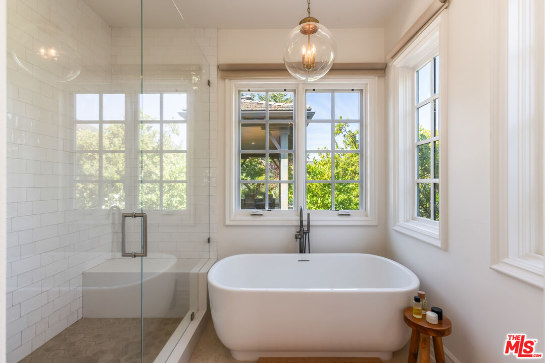 2052 Shadow Creek Dr