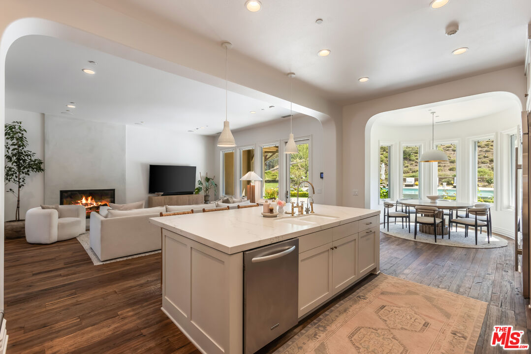 2052 Shadow Creek Dr